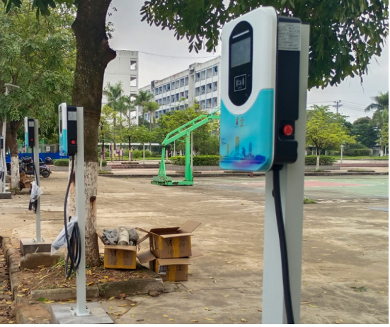 睿通与钦州市政府合力推动绿色能源发展：明月园充电站投入使用
